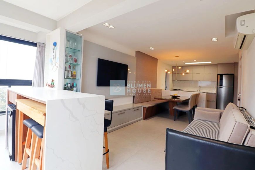 Apartamento mobiliado à 100 metros da praia de Balneário Piçarras!