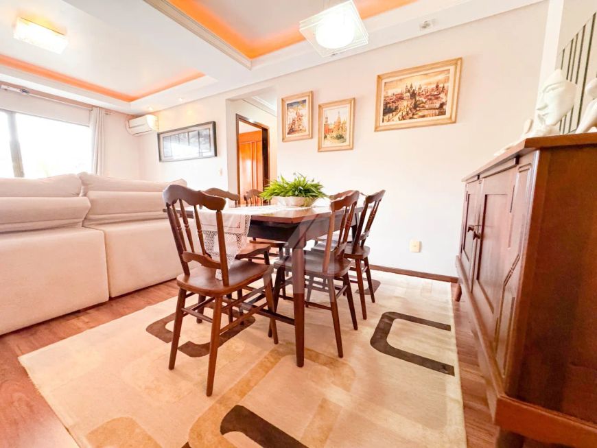 Apartamento com proximidade da Vila Germânica e diversos comércios.