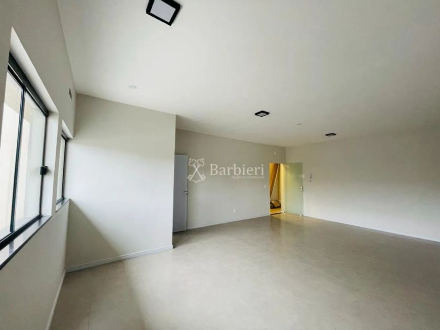Sala Comercial com 300m no bairro Itoupava Central em Blumenau/SC