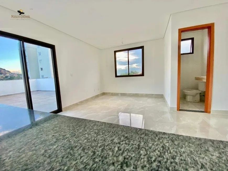 Cobertura com 3 Quartos e 2 banheiros à Venda, 165 m² - Ouro Preto, Belo Horizonte - MG
