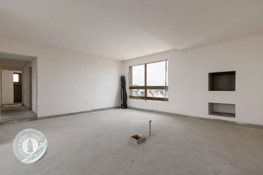 Apartamento com 4 suítes no bairro Victor Konder!!