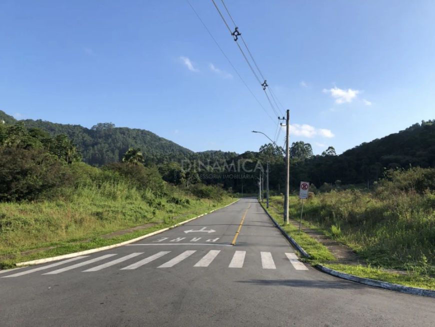 Ótimo terreno no Bairro da Velha Central, próximo ao Colégio João Durval Muller, Loteamento Kaun, Bl