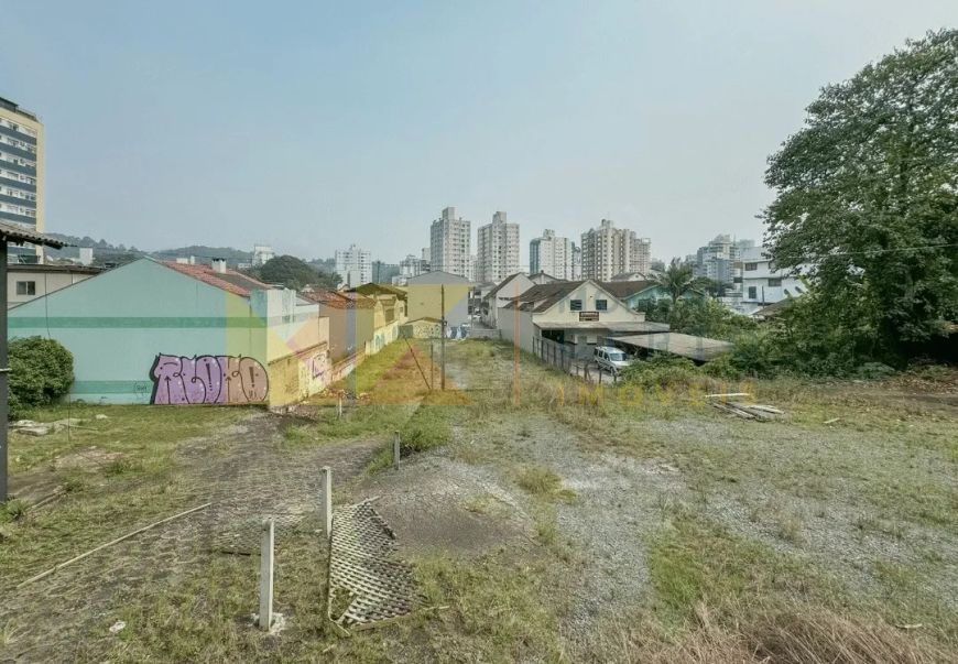 Excelente oportunidade de compra de terreno localizado na Avenida Martin Luther em Blumenau Próximo