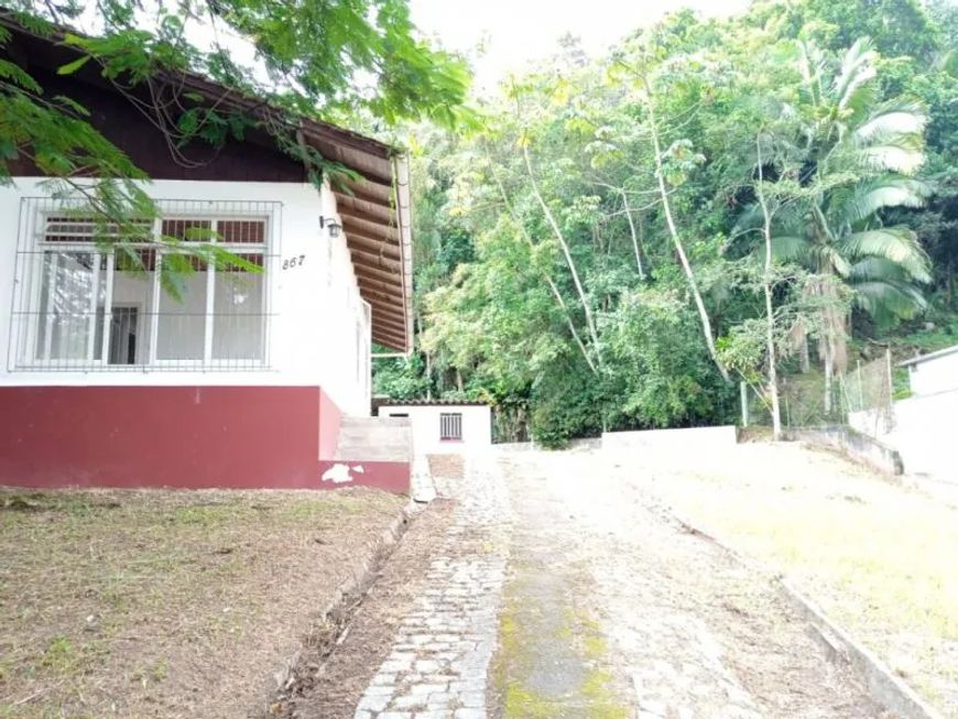 OPORTUNIDADE!!! De R$ 1.400.000,00 por R$ 980.000,00. Terreno com casa de 92m2 averbada a venda próx