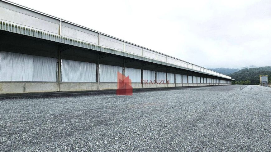 GALPÃO: Locação Galpão Logístico CROSSDOCK com 5.623m2, próximo a BR-470, Blumenau/SC!