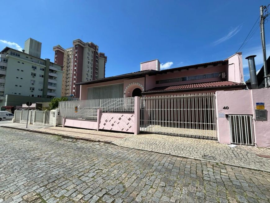 Alugo Ótima Sala Comercial com 200m² - Bairro Ponta Aguda