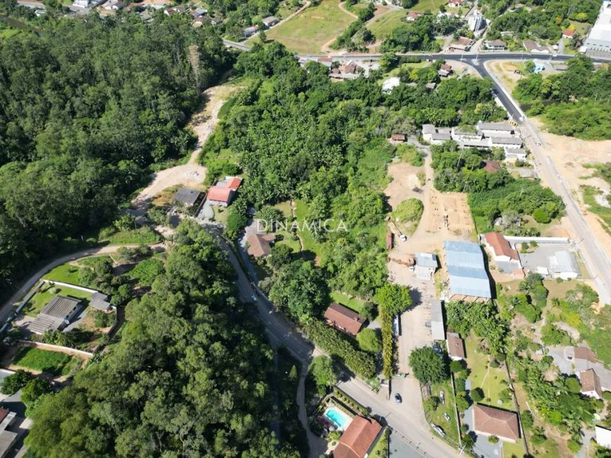 Terreno situado na nova via da entrada de Pomerode