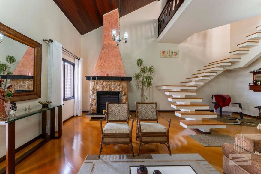 Casa Ampla à Venda com 3 Dormitórios e Mobiliada em Ótima Localização no bairro Fortaleza em Blumena