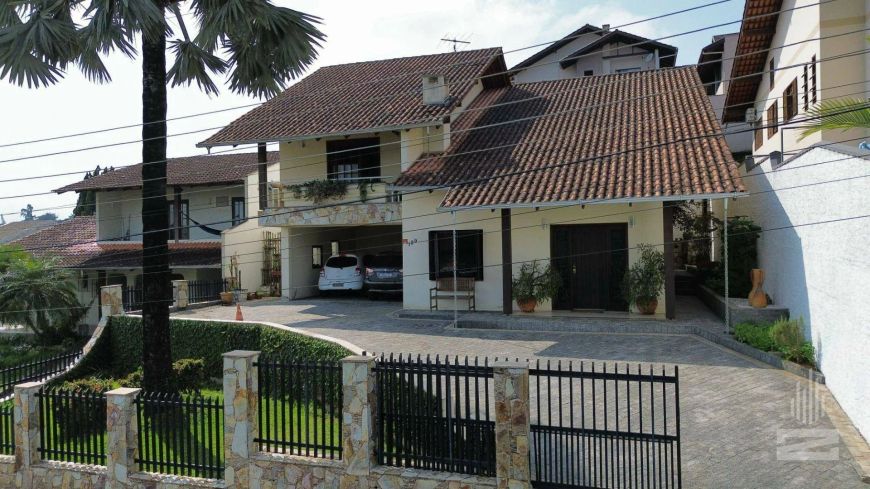 Casa Ampla à Venda com 3 Dormitórios e Mobiliada em Ótima Localização no bairro Fortaleza em Blumena
