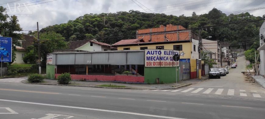 Ótima sala comercial no início do bairro Garcia