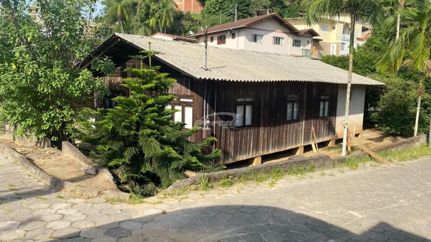 Terreno 450m² no bairro Escola Agrícola