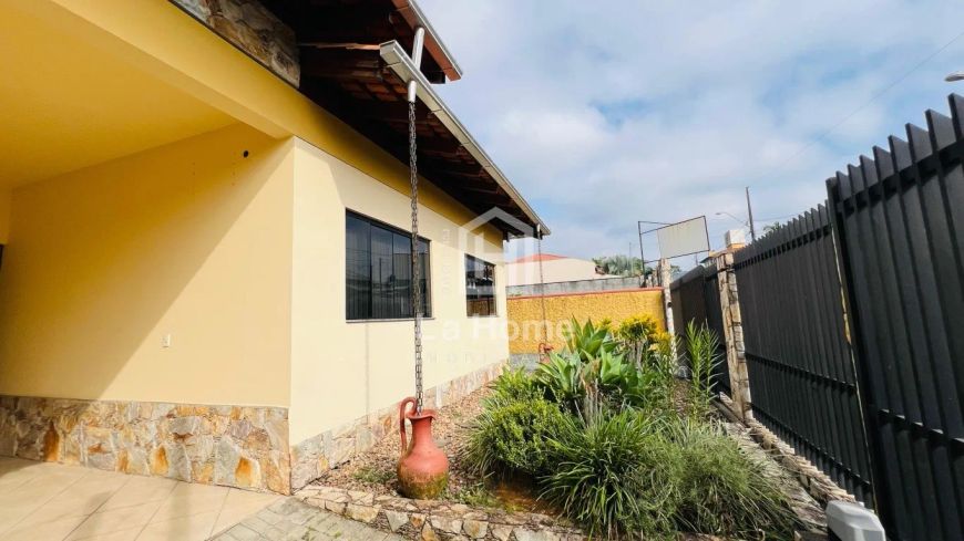 Casa com 392,00 m², 03 dormitórios sendo 01 suíte à venda em Blumenau, Bairro Passo Manso