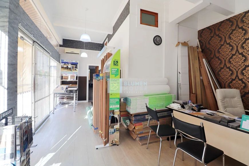Sala comercial localizada no bairro Velha!