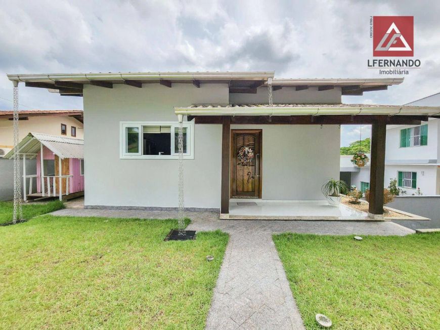 Casa com 3 dormitórios, sendo 1 suíte à venda, 216 m² por R$ 1.300.000 - Escola Agrícola - Blumenau/