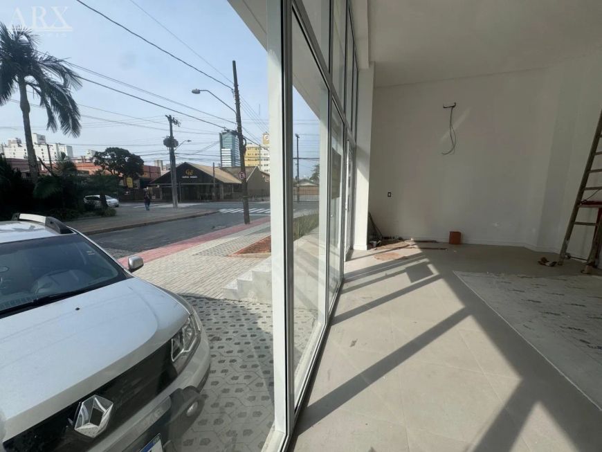 Aluga-se loja térrea / sala comercial - com excelente localização!