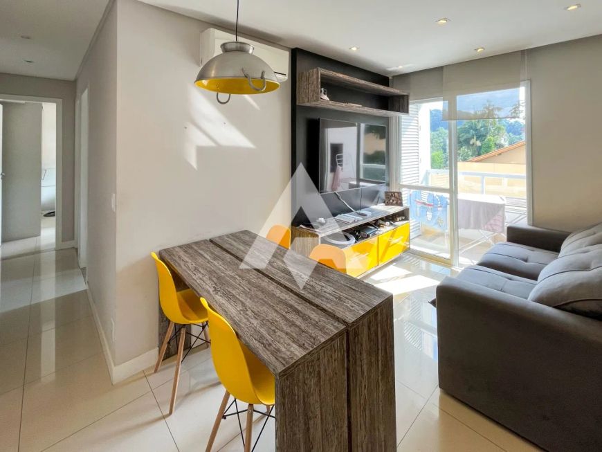 Apartamento semi mobiliado no bairro Fortaleza
