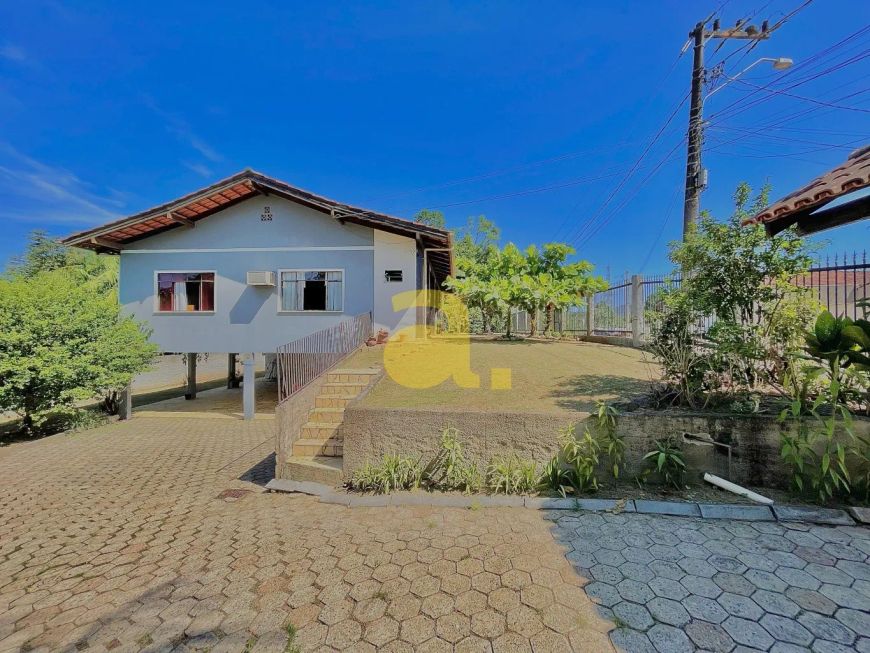 Excelente Casa no bairro Salto Weissbach / Blumenau