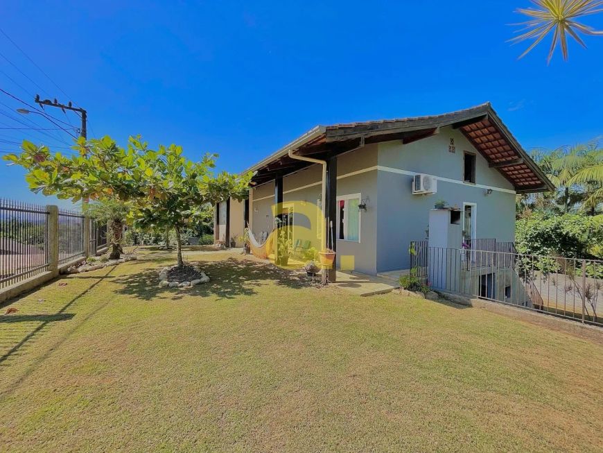 Excelente Casa no bairro Salto Weissbach / Blumenau