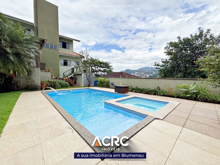 ACRC Imóveis - Casa para Venda no Bairro Escola Agrícola