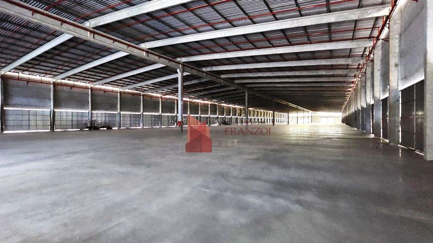 GALPÃO: Locação Galpão Logístico CROSSDOCK com 16.879m2, próximo a BR-470, Blumenau/SC!