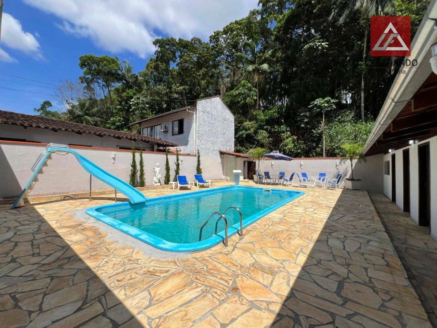 Casa com 3 dormitórios, sendo 1 suíte à venda, 240 m² por R$ 1.150.000 - Itoupava Norte - Blumenau/S