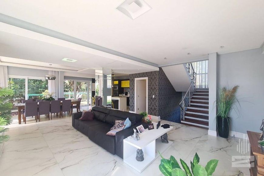 Casa de Alto Padrão com 3 dormitórios à venda no Salto do Norte em Blumenau