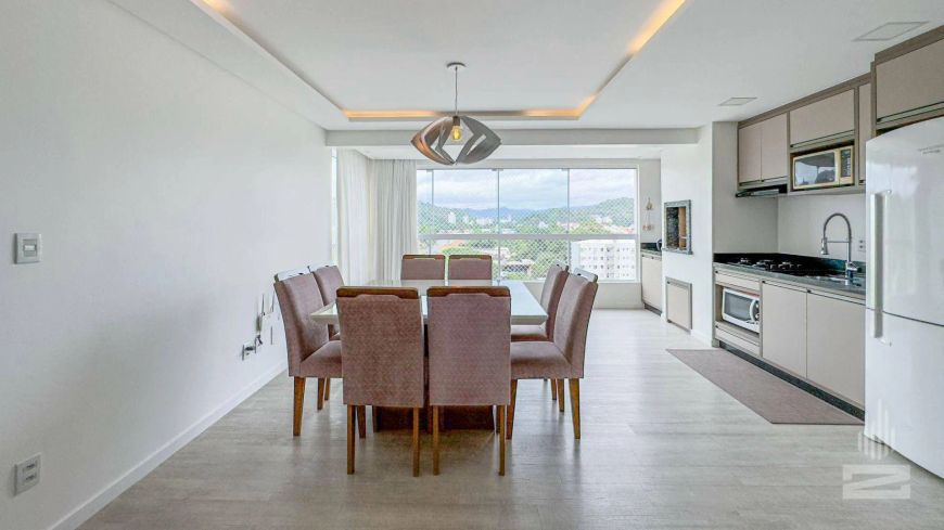 Apartamento de Alto Padrão à Venda com 3 Suítes e Mobiliado no bairro Fortaleza em Blumenau