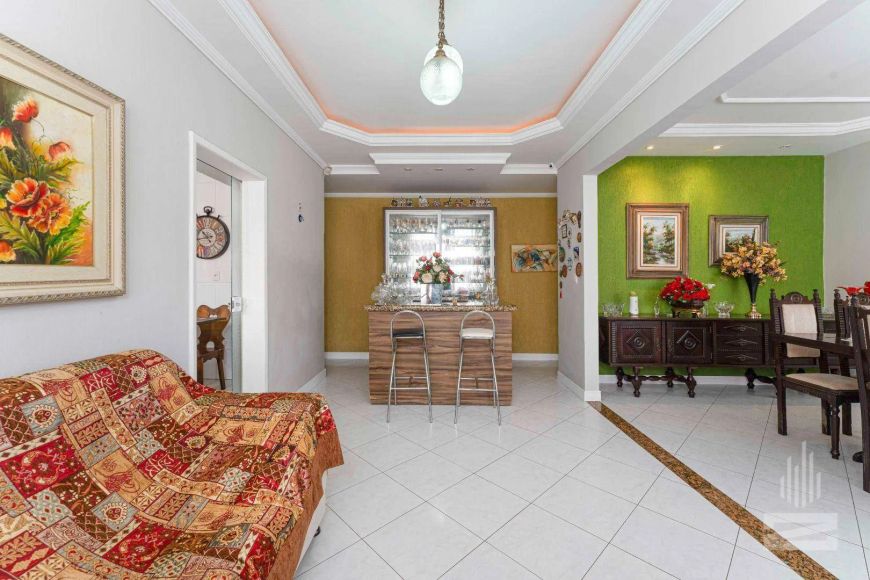 Excelente Casa à Venda com 3 Dormitórios e 237m² em Boa Localização no bairro Ponta Aguda em Blumena