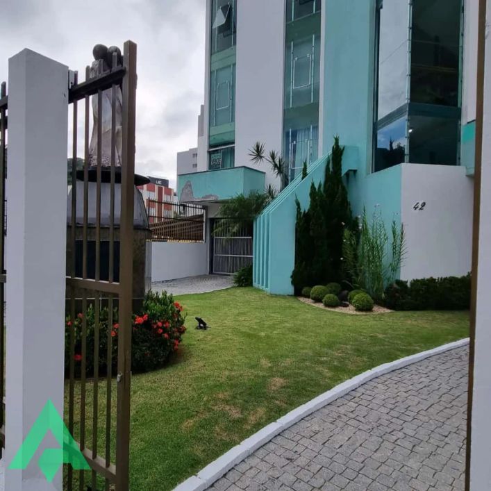 Ótimo prédio comercial, no Bairro Centro!