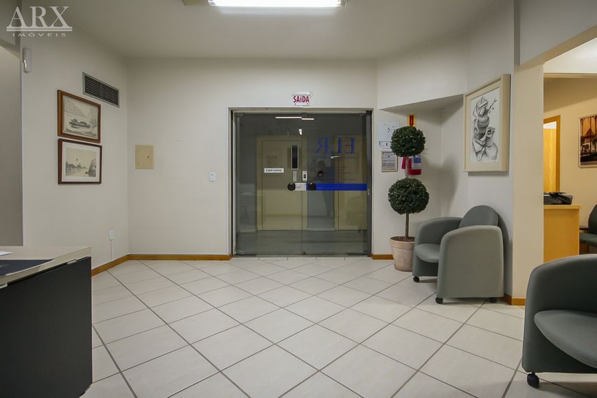 Ampla sala comercial no centro de Blumenau