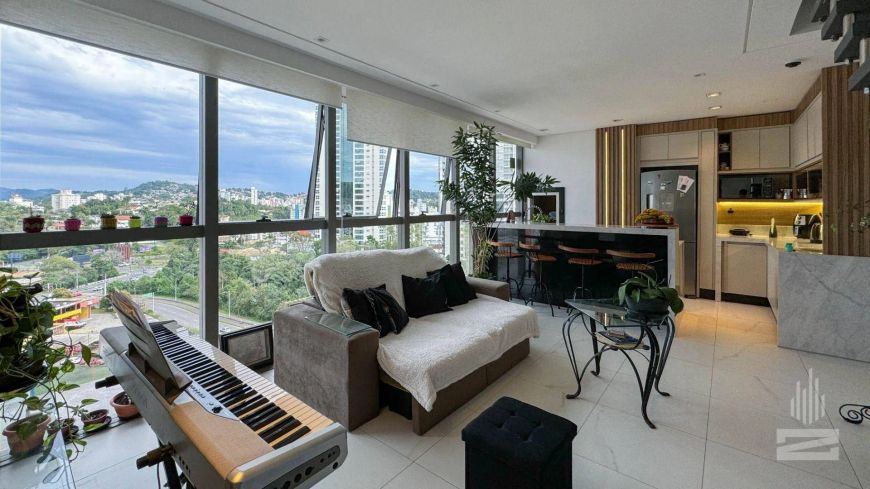 Apartamento Duplex à Venda com 2 Suítes e Semi Mobiliado em Ótima Localização no bairro Victor Konde