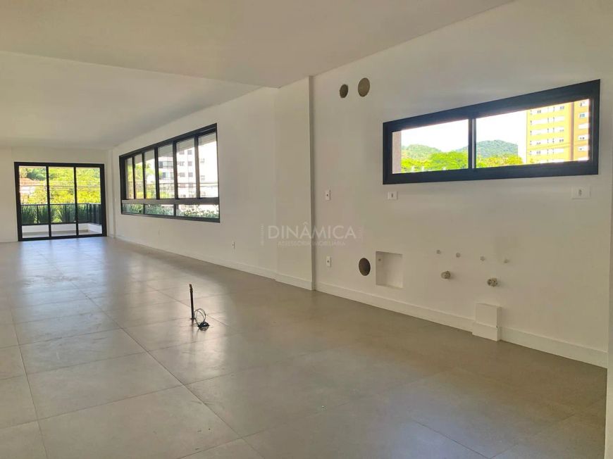 Apartamento novo com 4 suítes e padrão de acabamento da Construtora Castelo na área mais nobre de Bl