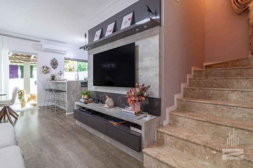 Casa à Venda de Alto Padrão de 3 Dormitórios e Mobiliada no bairro Passo Manso em Blumenau
