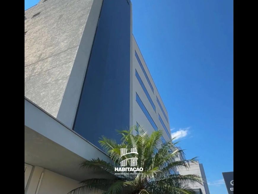 Ampla Sala Comercial em Localização Estratégica
