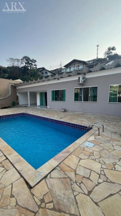 Casa com piscina na Fortaleza