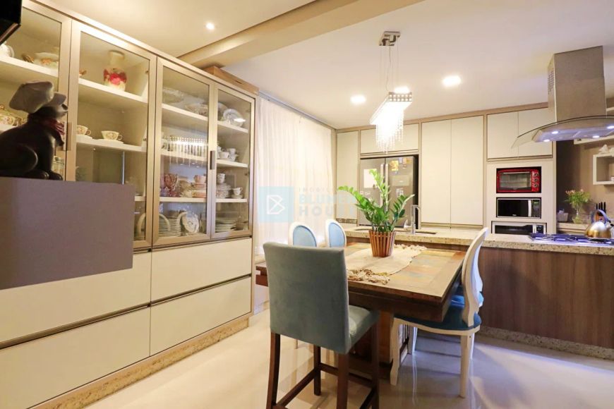 Casa de alto padrão em excelente localização no bairro Itoupava Norte!