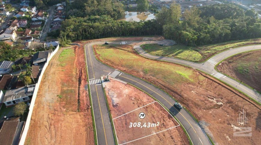 Excelente Terreno à Venda com 308m2 em Condomínio Fcehado no bairro Itoupava Norte em Blumenau