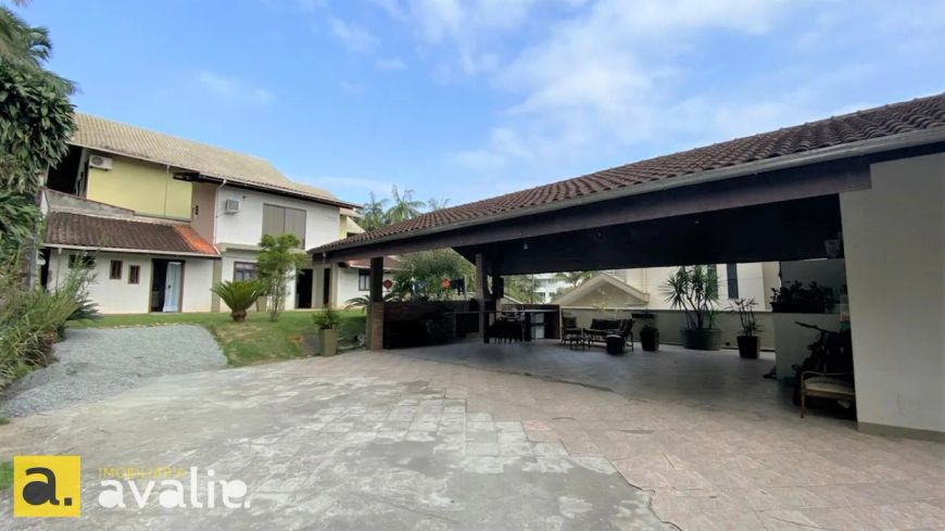 CASA A VENDA NO BAIRRO FORTALEZA - PRÓXIMO AO SHOPPING PARK EUROPEU
