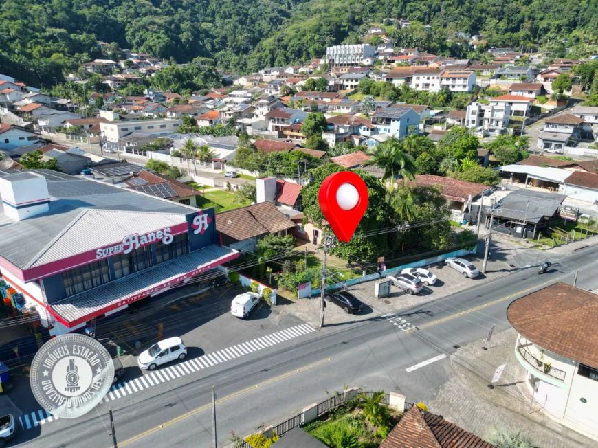 Terreno de 1.030,41 m² esquina na Hermann Tribess!