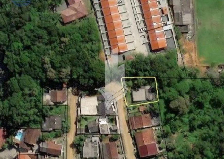 Terreno residencial com 427m² na Fortaleza Alta, fácil acesso a BR470.