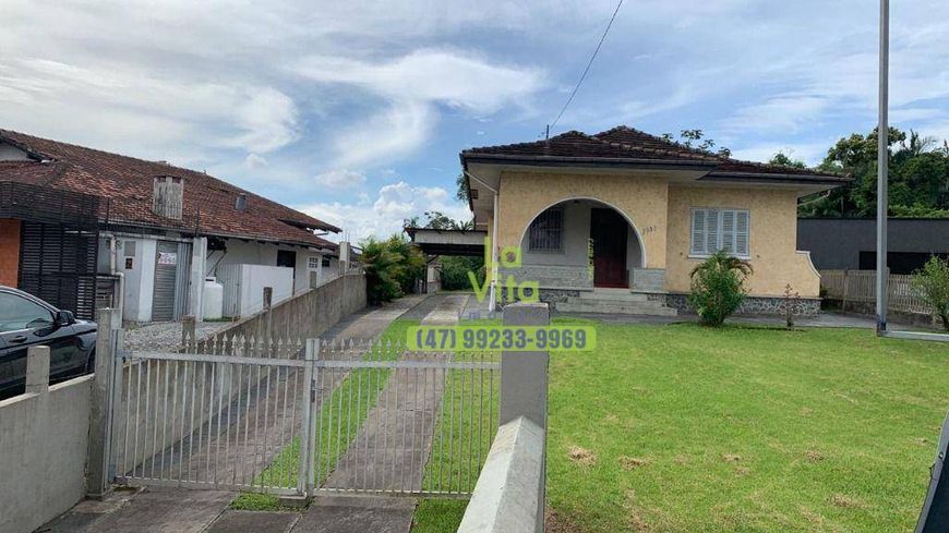 Casa e Belíssimo terreno a venda