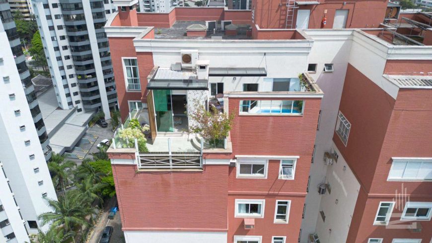 Cobertura Duplex à Venda com 3 Dormitórios e Piscina Privativa no bairro Jardim Blumenau em Blumenau