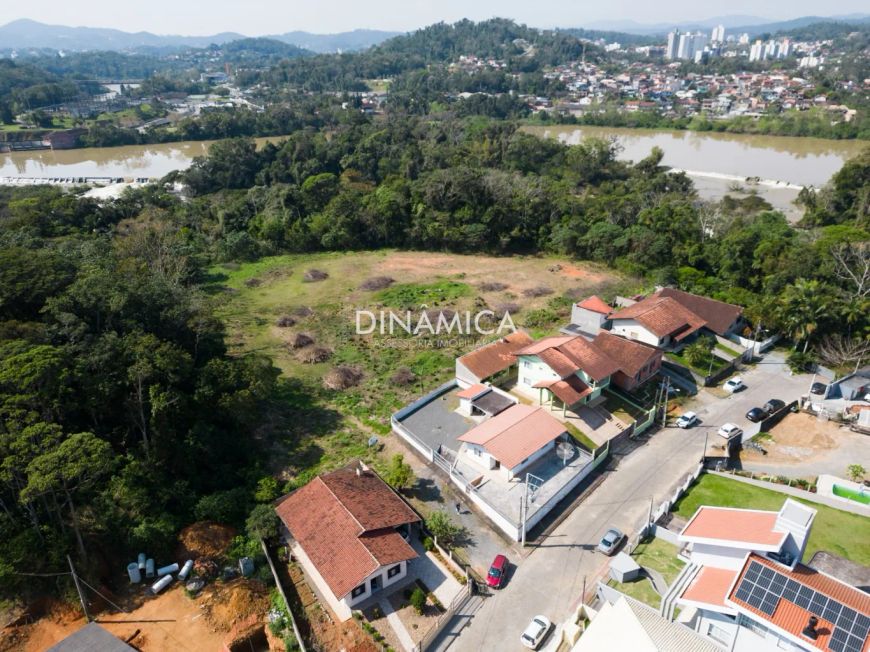 Terreno comercial e residencial perto da BR470 no Salto do Norte!