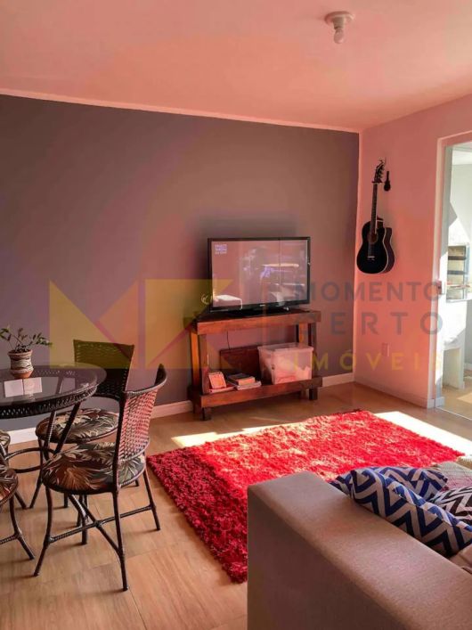 Prédio residencial no centro de Blumenau, com 3 pavimentos e 6 apartamentos e 1 sala comercial, exce
