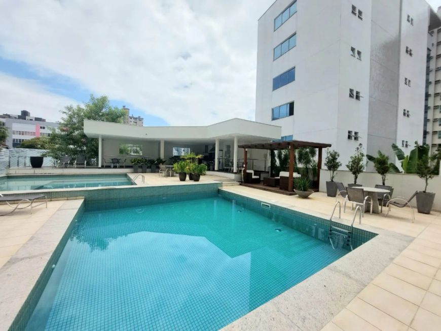 Apartamento 4 suítes + dependência no Bairro Jardim Blumenau.
