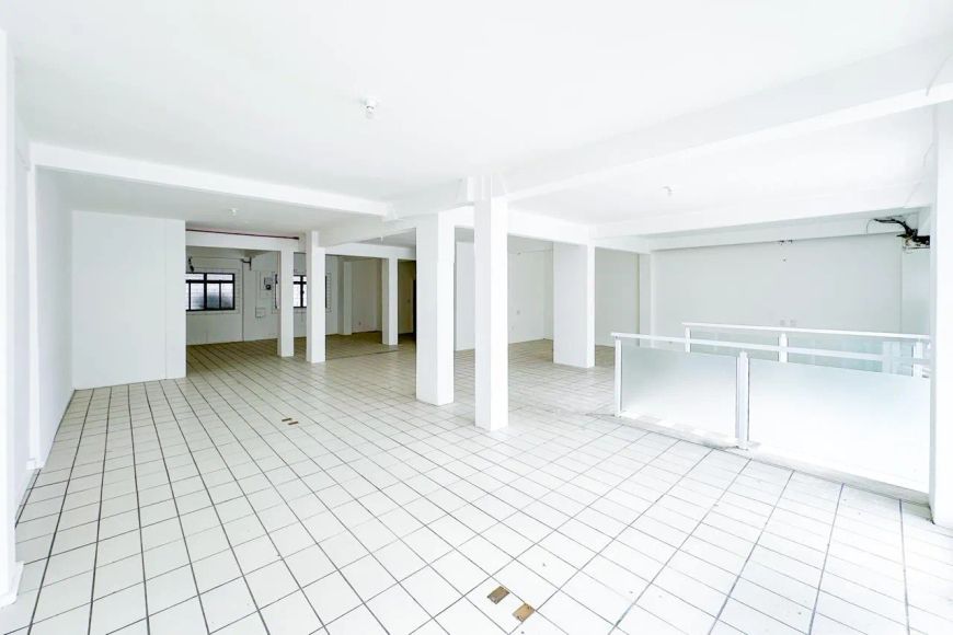 Alugo Sala Comercial com 430m² - Bairro Victor Konder