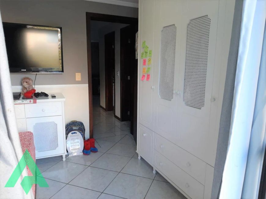 Prédio Comercial e Residencial no Bairro da Velha, em excelente localização!