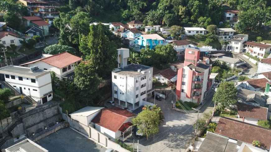 Prédio comercial e residencial no bairro Centro em Blumenau/SC