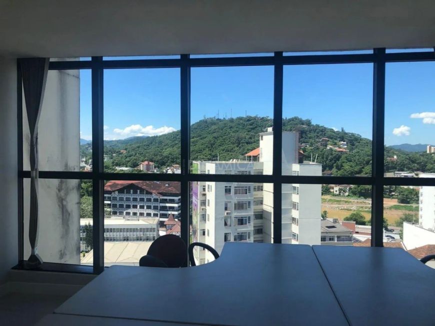 Sala comercial no Centro de Blumenau com 106,87m2.