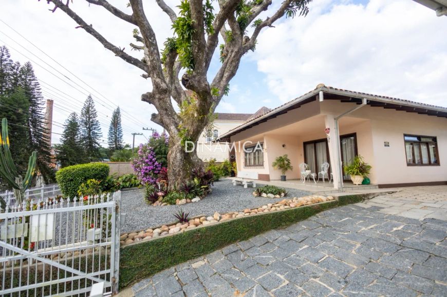 Casas a venda no bairro Testo Salto em Blumenau com terreno 2.130 m2!